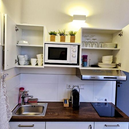 List Five - Your British Guesthouse Щутгарт Екстериор снимка