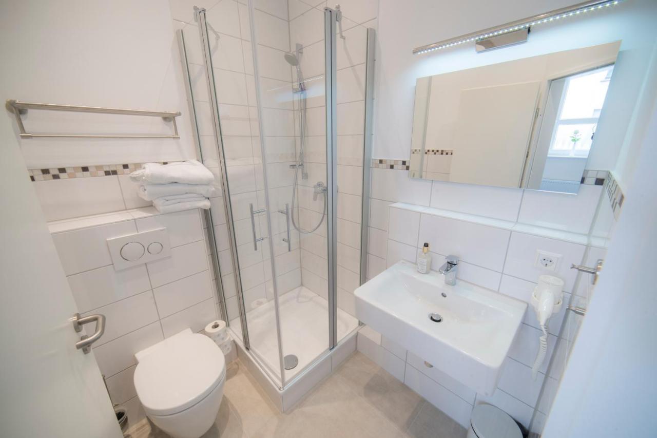 List Five - Your British Guesthouse Щутгарт Екстериор снимка