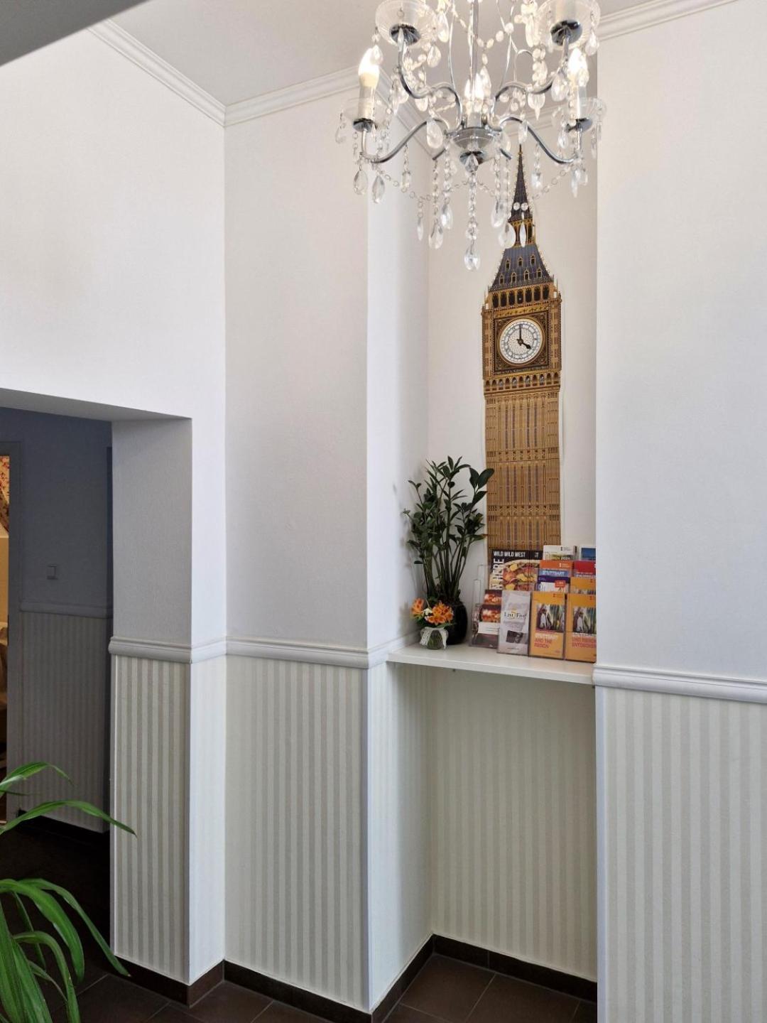 List Five - Your British Guesthouse Щутгарт Екстериор снимка