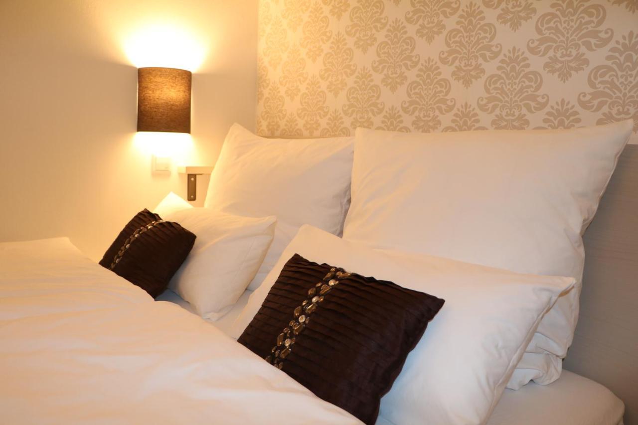 List Five - Your British Guesthouse Щутгарт Екстериор снимка